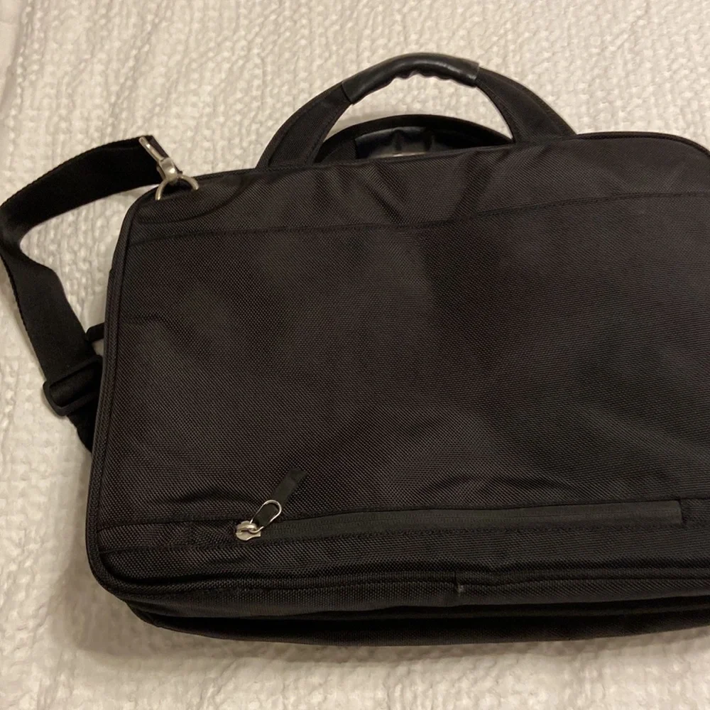 Brenthaven Laptop Bag color black excellent condition wide 17” high 13”